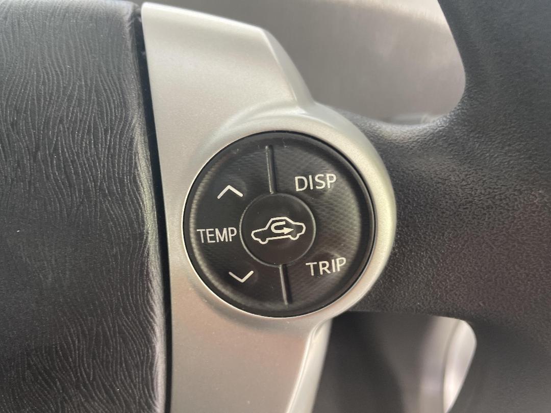 Photo '24' of Toyota Prius