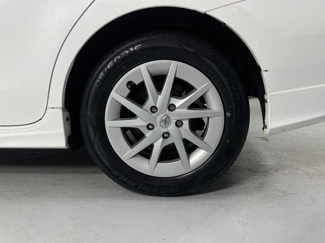 Photo '11' of Toyota Prius Photo '11' of Toyota Prius