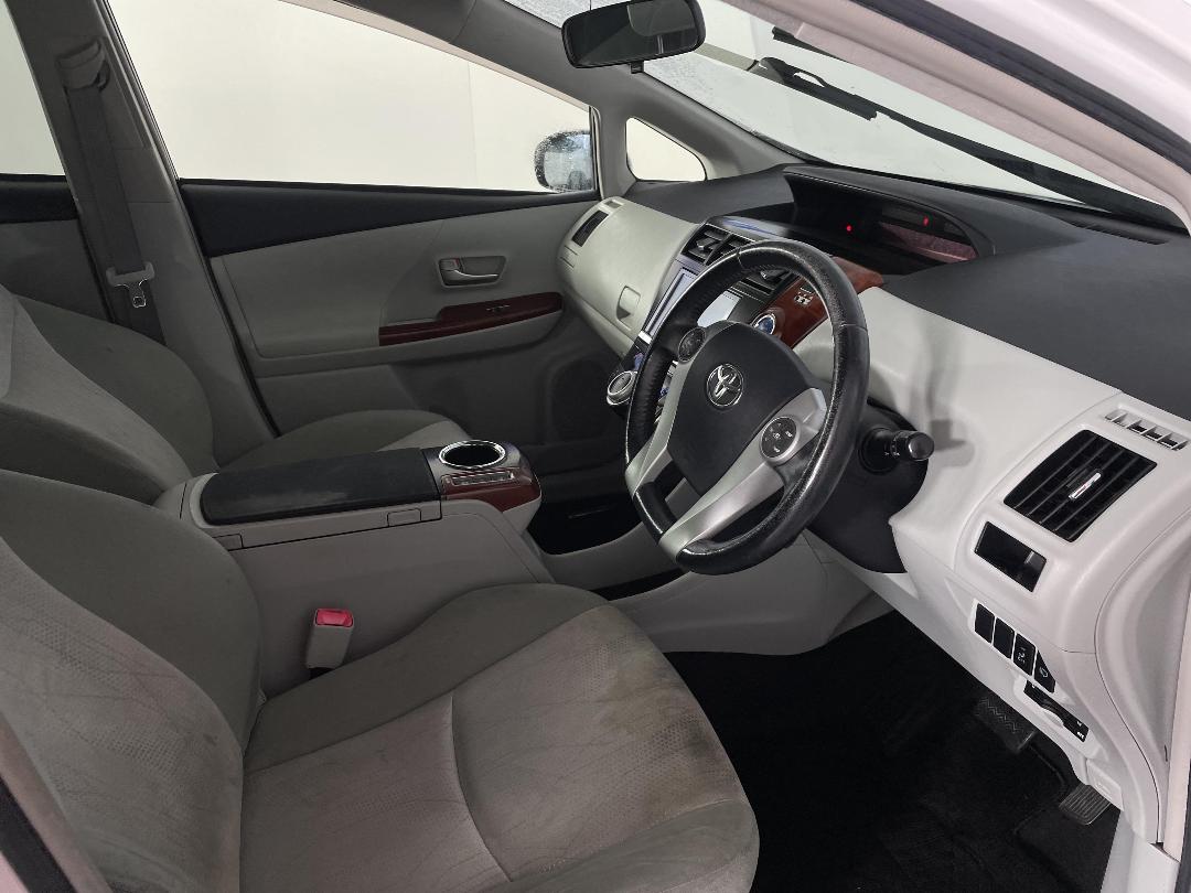 Photo '16' of Toyota Prius Photo '16' of Toyota Prius