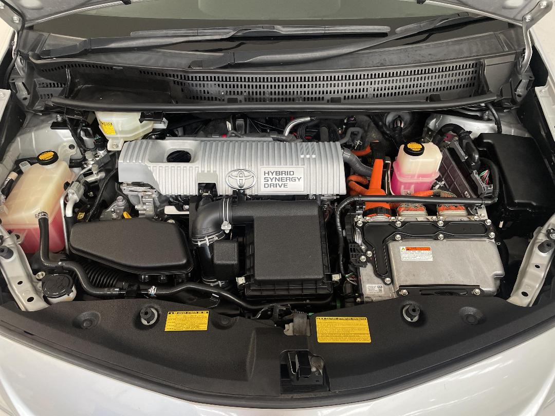 Photo '13' of Toyota Prius