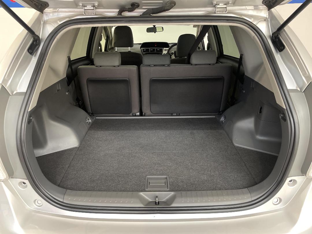 Photo '14' of Toyota Prius