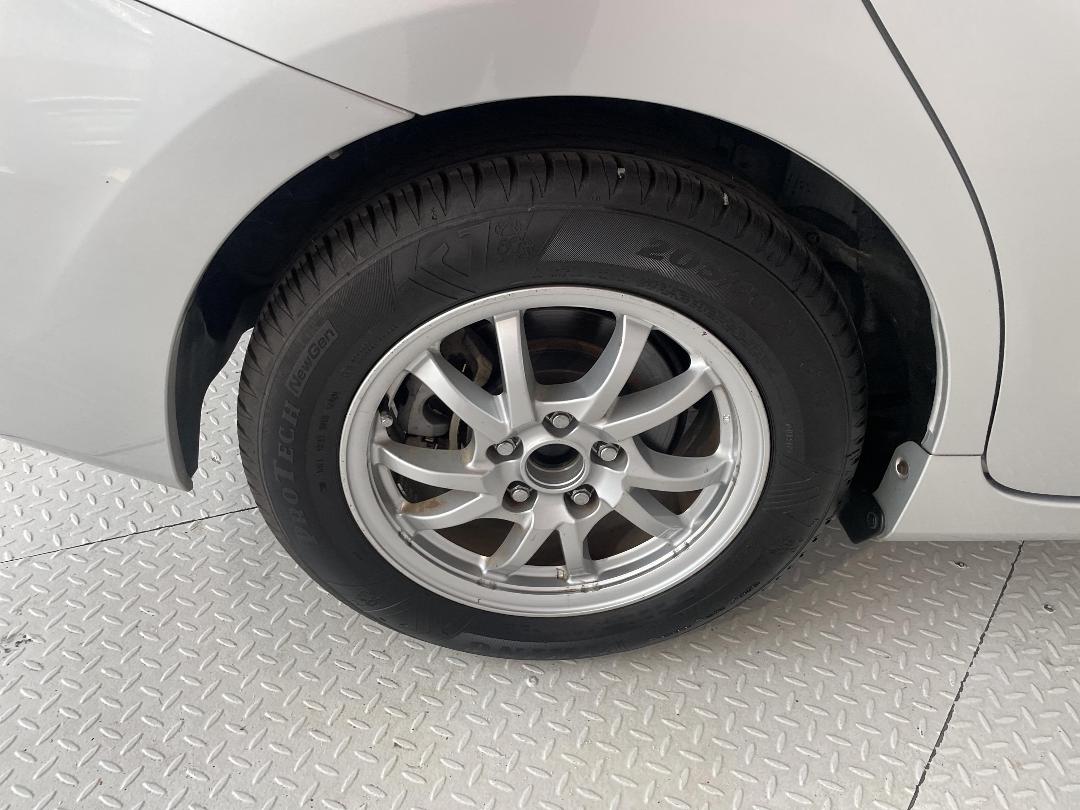 Photo '12' of Toyota Prius