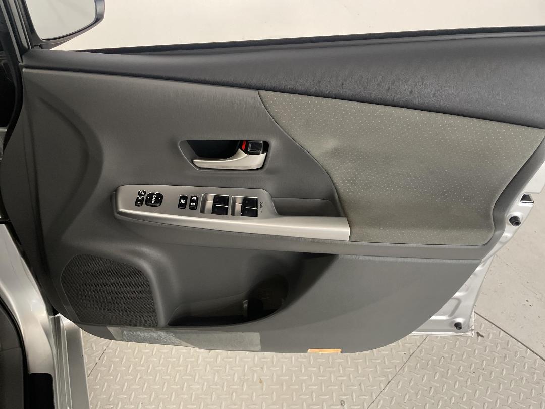 Photo '15' of Toyota Prius