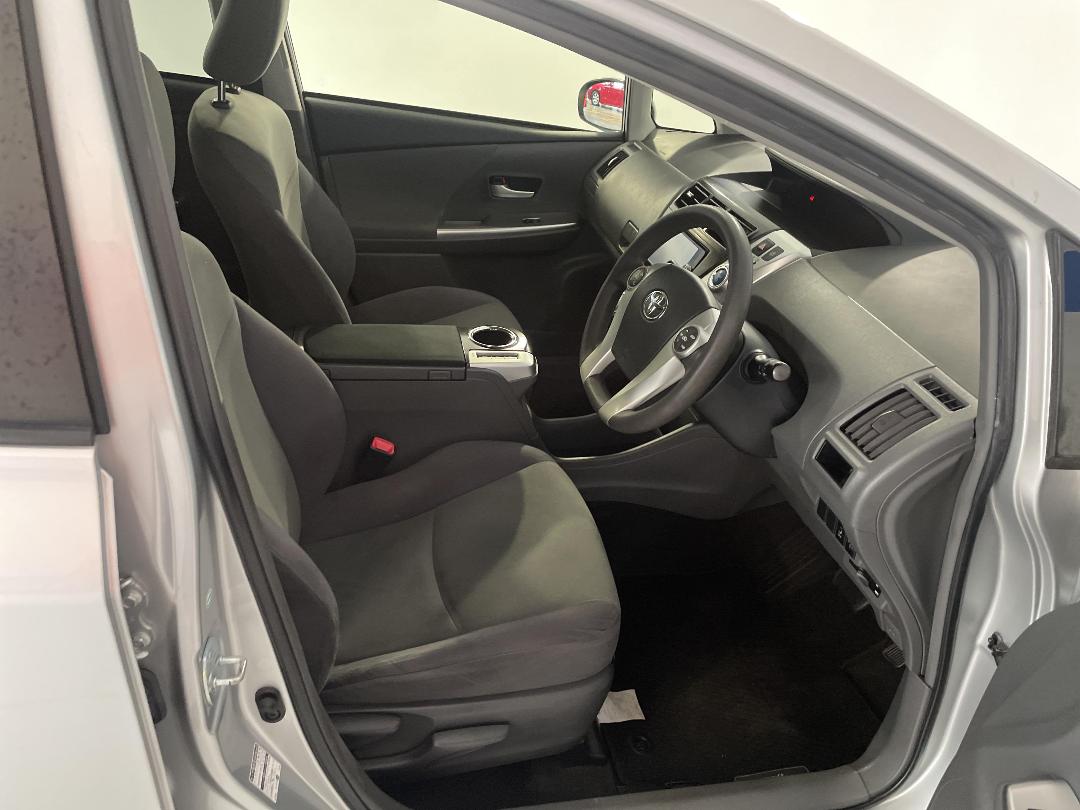 Photo '16' of Toyota Prius