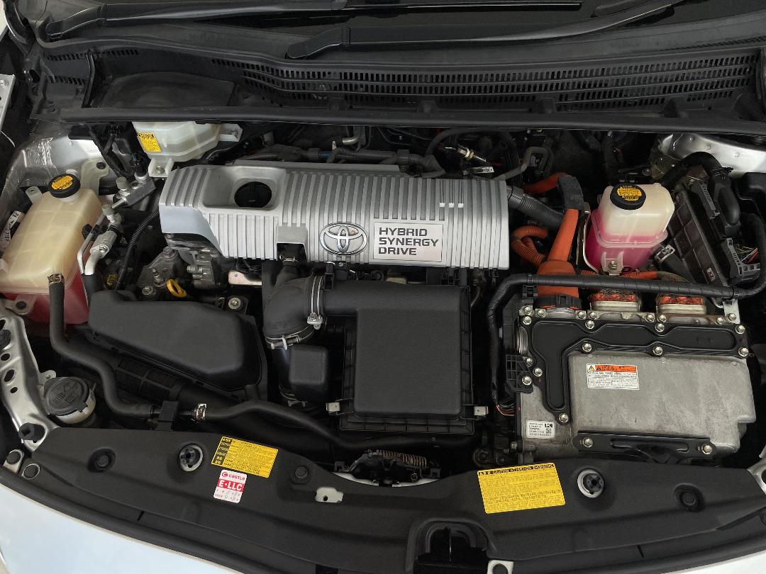 Photo '13' of Toyota Prius