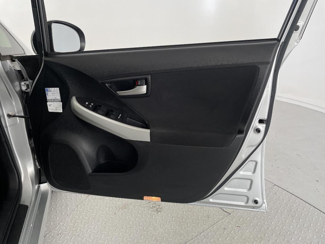 Photo '15' of Toyota Prius