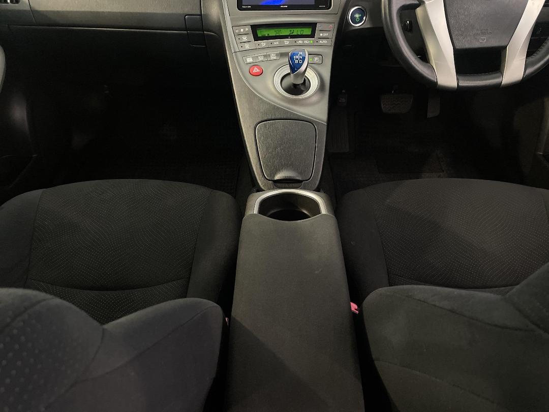 Photo '18' of Toyota Prius