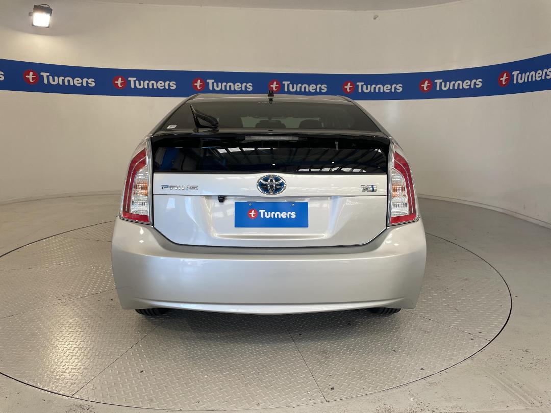 Photo '6' of Toyota Prius