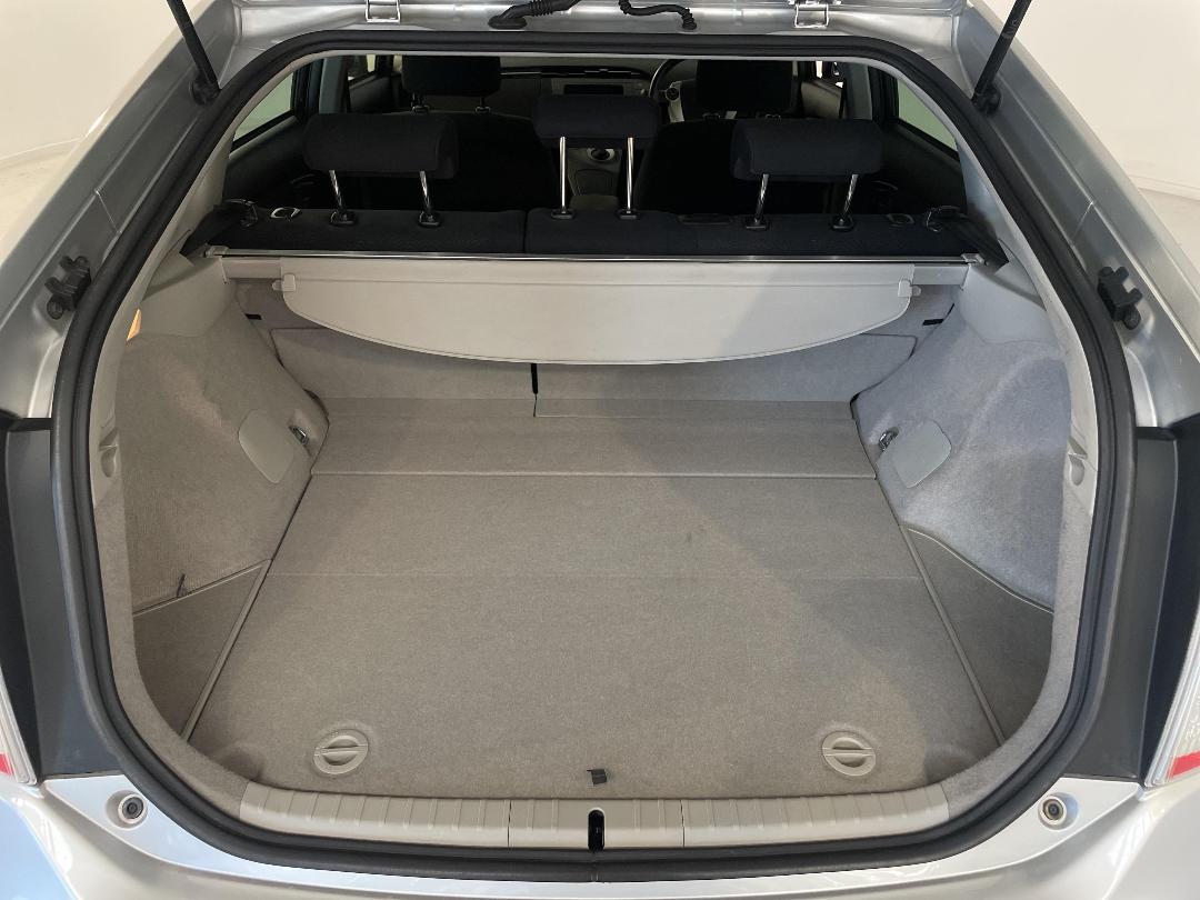 Photo '14' of Toyota Prius