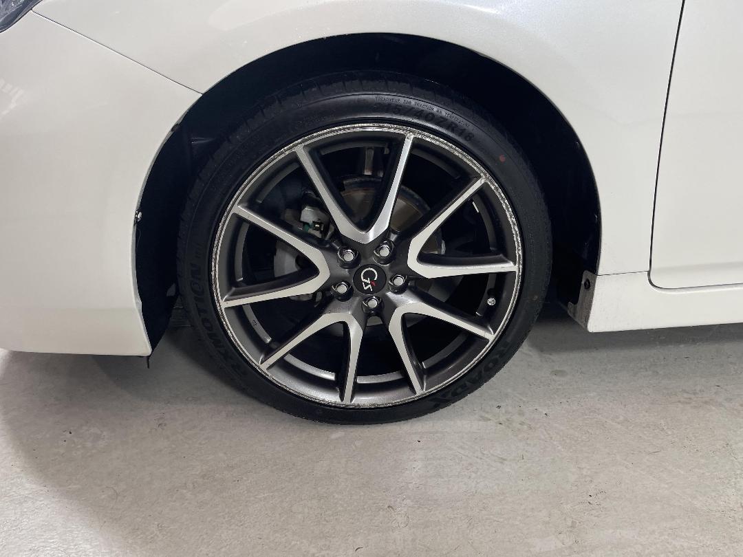 Photo '10' of Toyota Prius