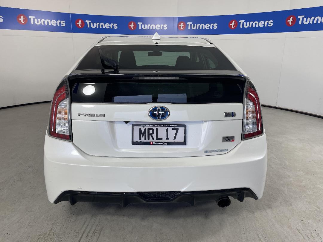 Photo '6' of Toyota Prius