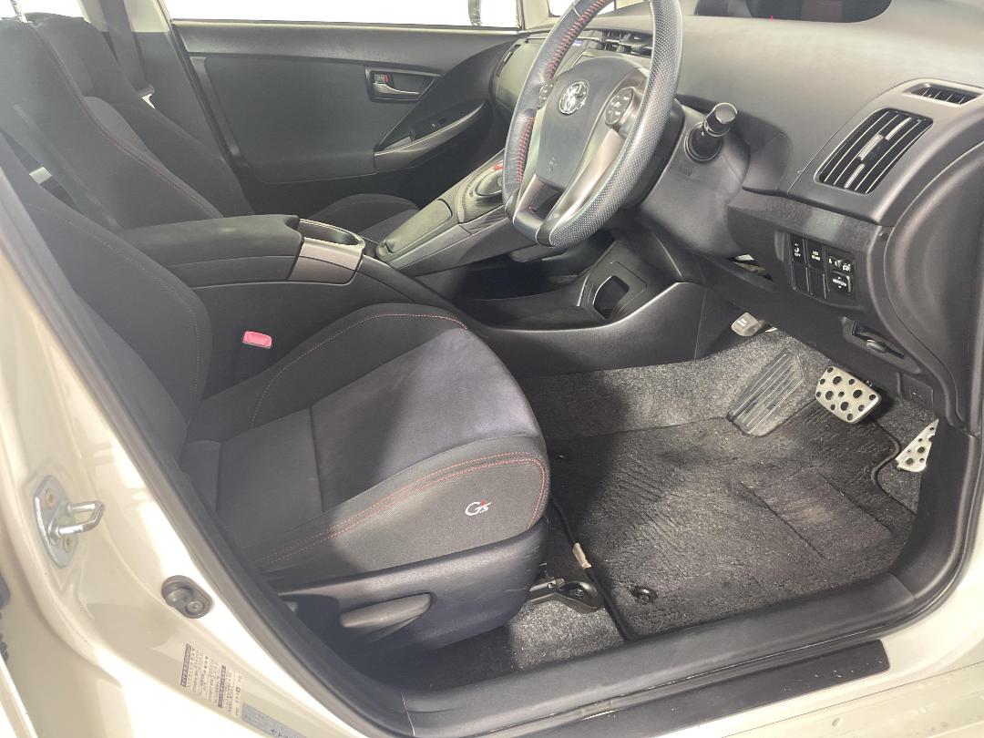 Photo '16' of Toyota Prius