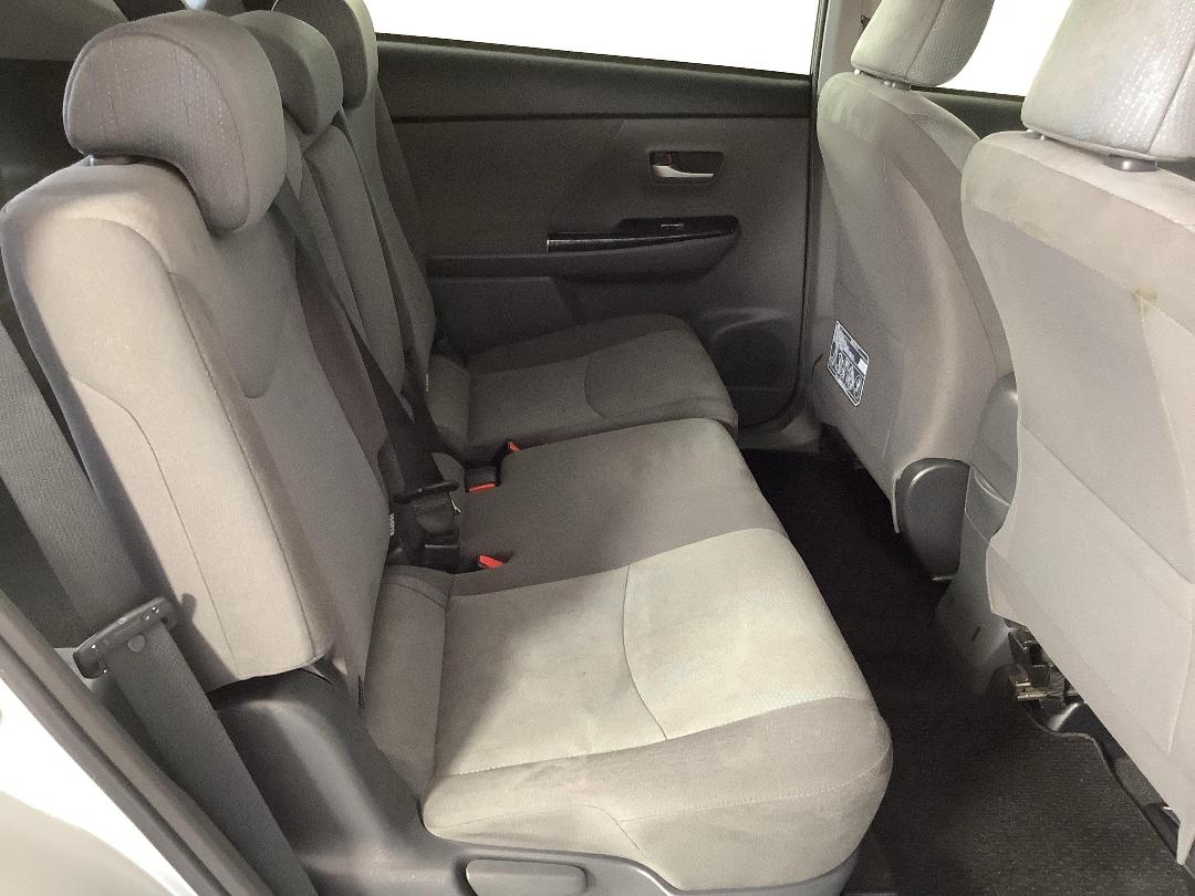 Photo '20' of Toyota Prius Photo '20' of Toyota Prius