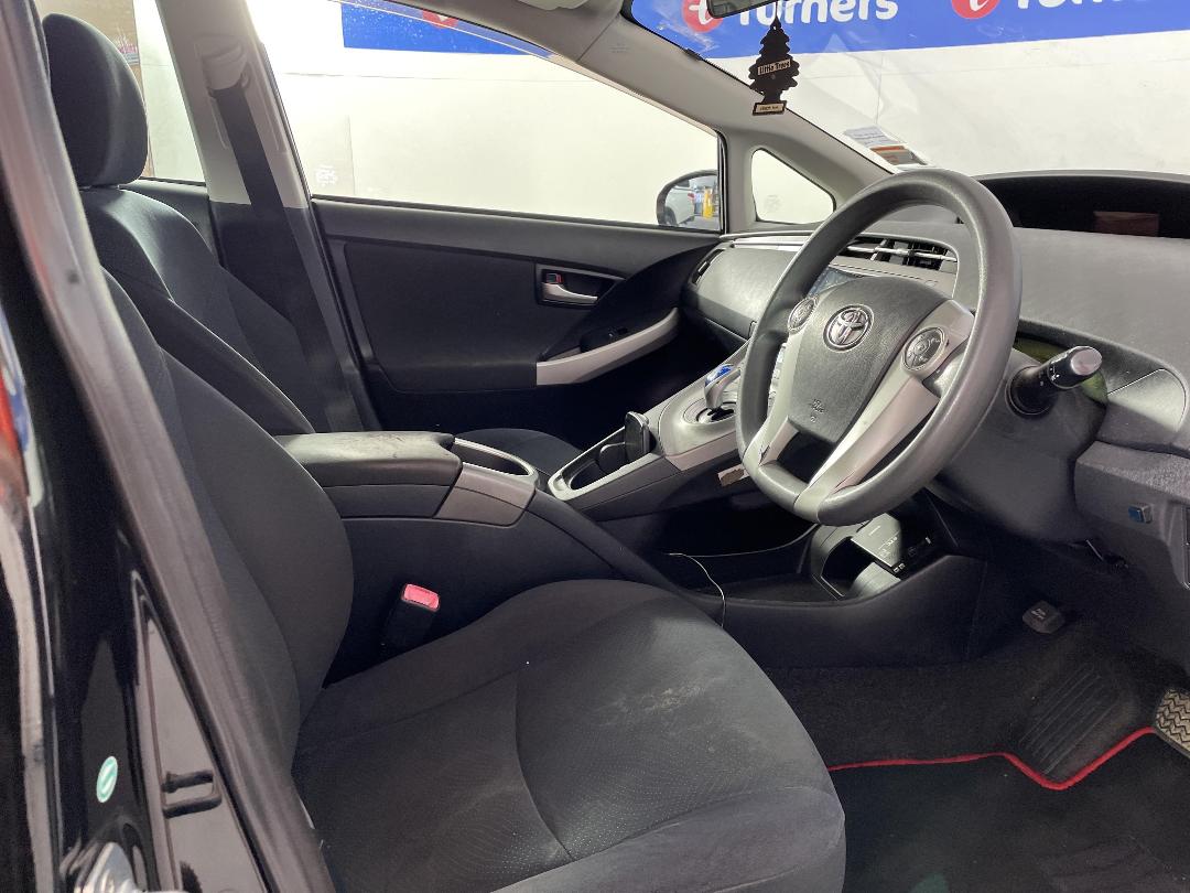 Photo '16' of Toyota Prius Photo '16' of Toyota Prius