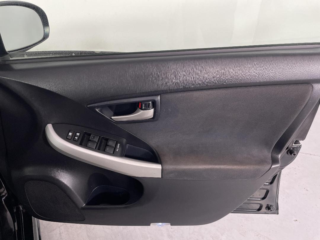 Photo '15' of Toyota Prius Photo '15' of Toyota Prius