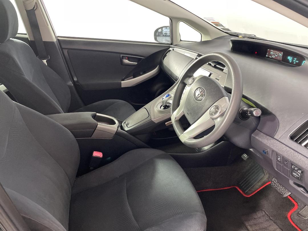 Photo '16' of Toyota Prius Photo '16' of Toyota Prius