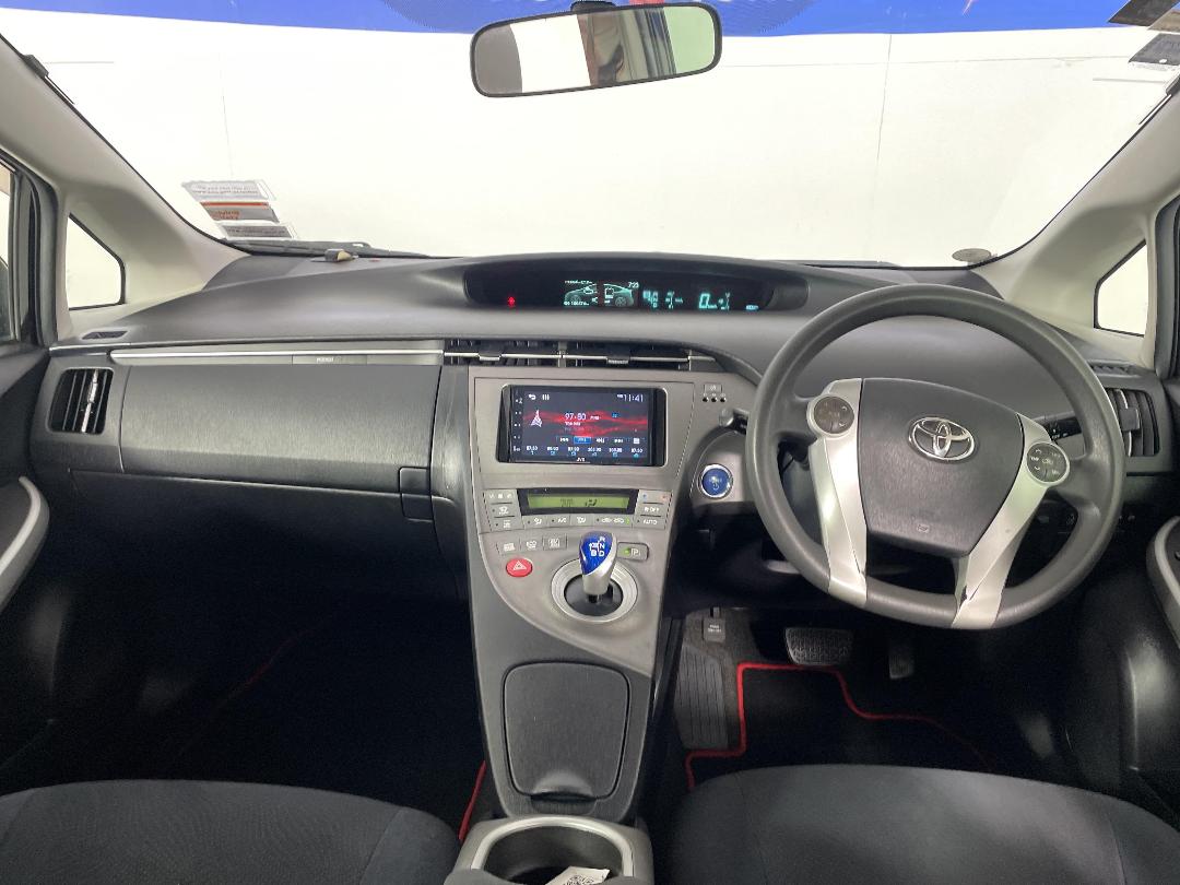 Photo '17' of Toyota Prius Photo '17' of Toyota Prius