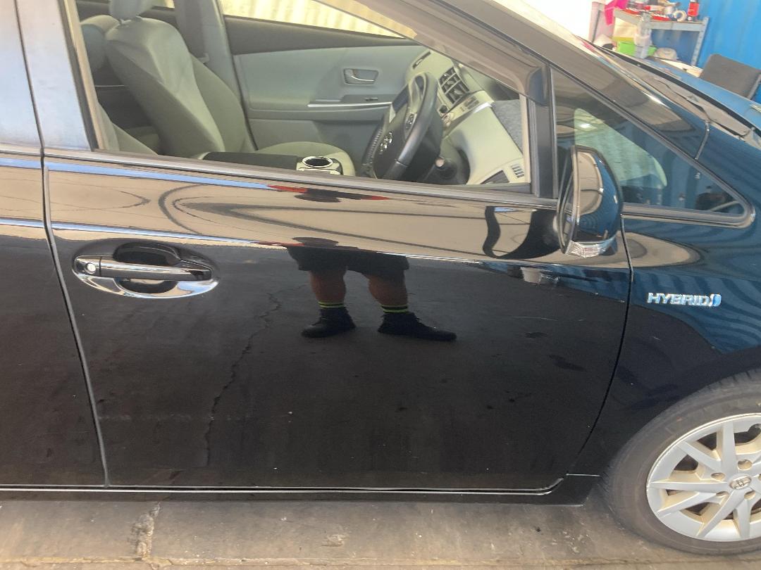 Photo '3' of Toyota Prius Alpha Photo '3' of Toyota Prius Alpha