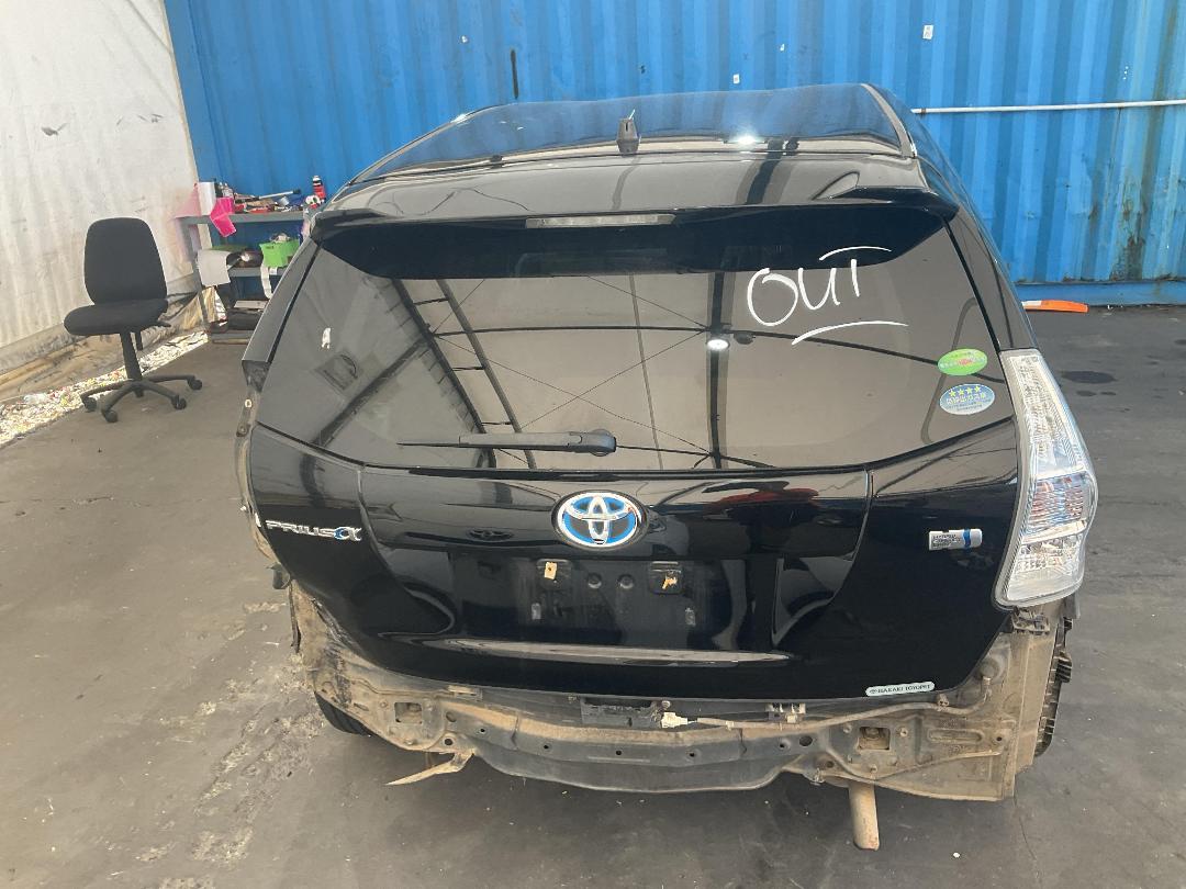 Photo '12' of Toyota Prius Alpha Photo '12' of Toyota Prius Alpha