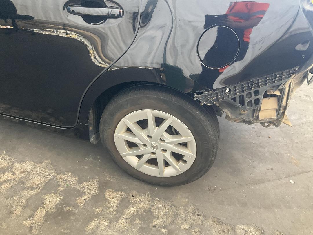 Photo '10' of Toyota Prius Alpha Photo '10' of Toyota Prius Alpha