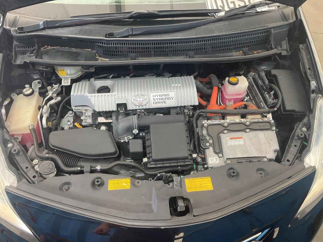 Photo '16' of Toyota Prius Alpha Photo '16' of Toyota Prius Alpha