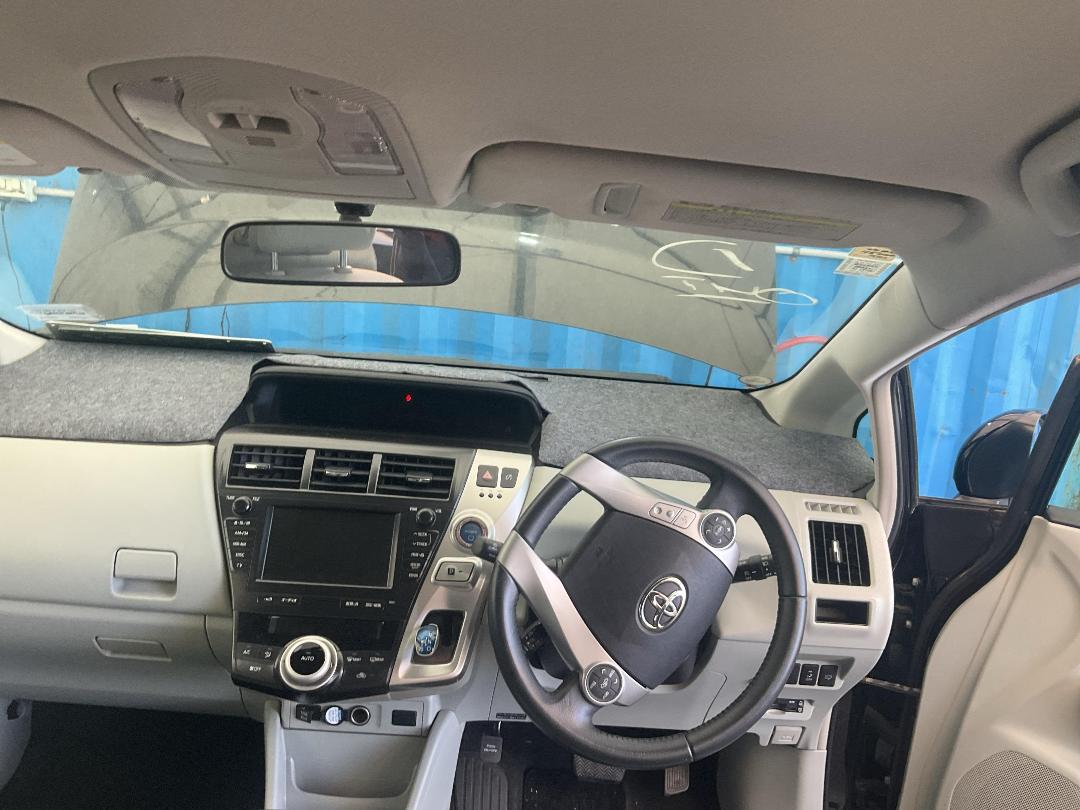 Photo '22' of Toyota Prius Alpha Photo '22' of Toyota Prius Alpha