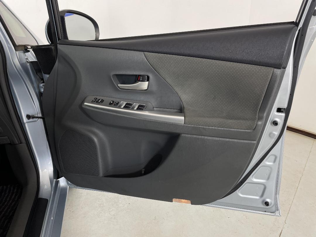 Photo '15' of Toyota Prius Photo '15' of Toyota Prius