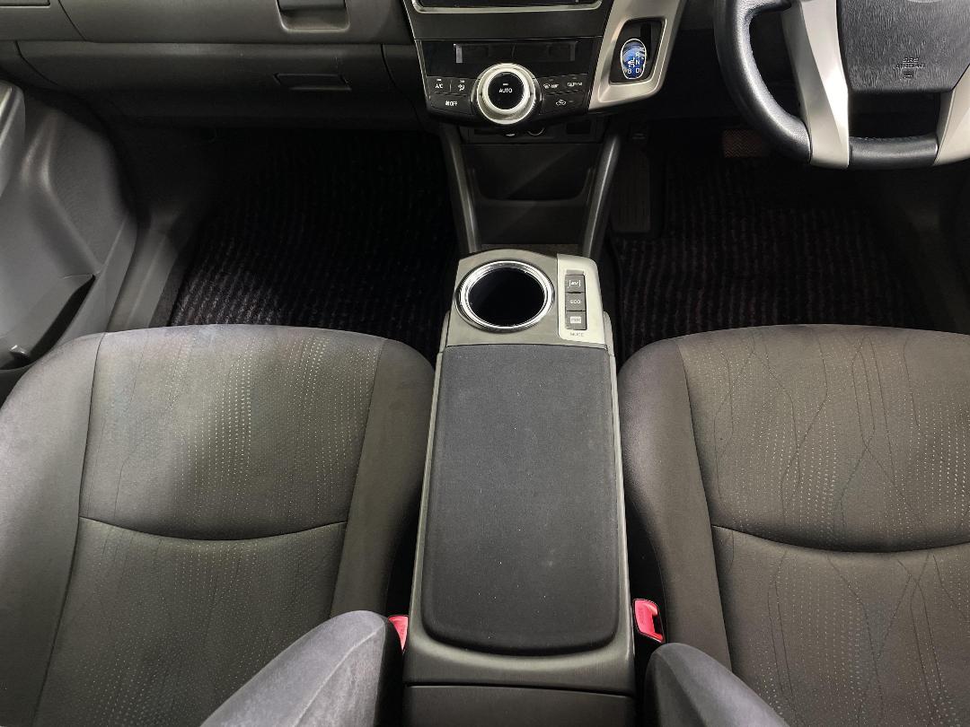 Photo '18' of Toyota Prius Photo '18' of Toyota Prius