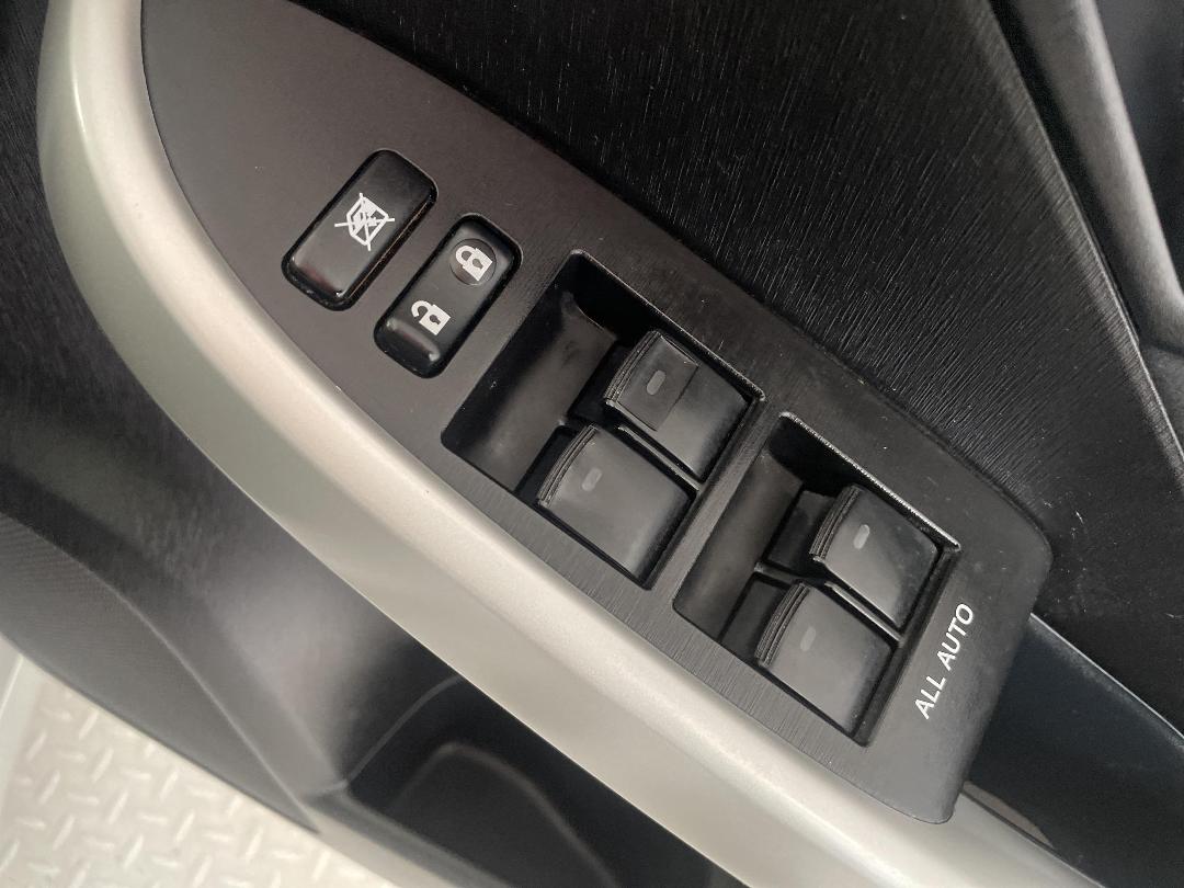 Photo '24' of Toyota Prius Photo '24' of Toyota Prius