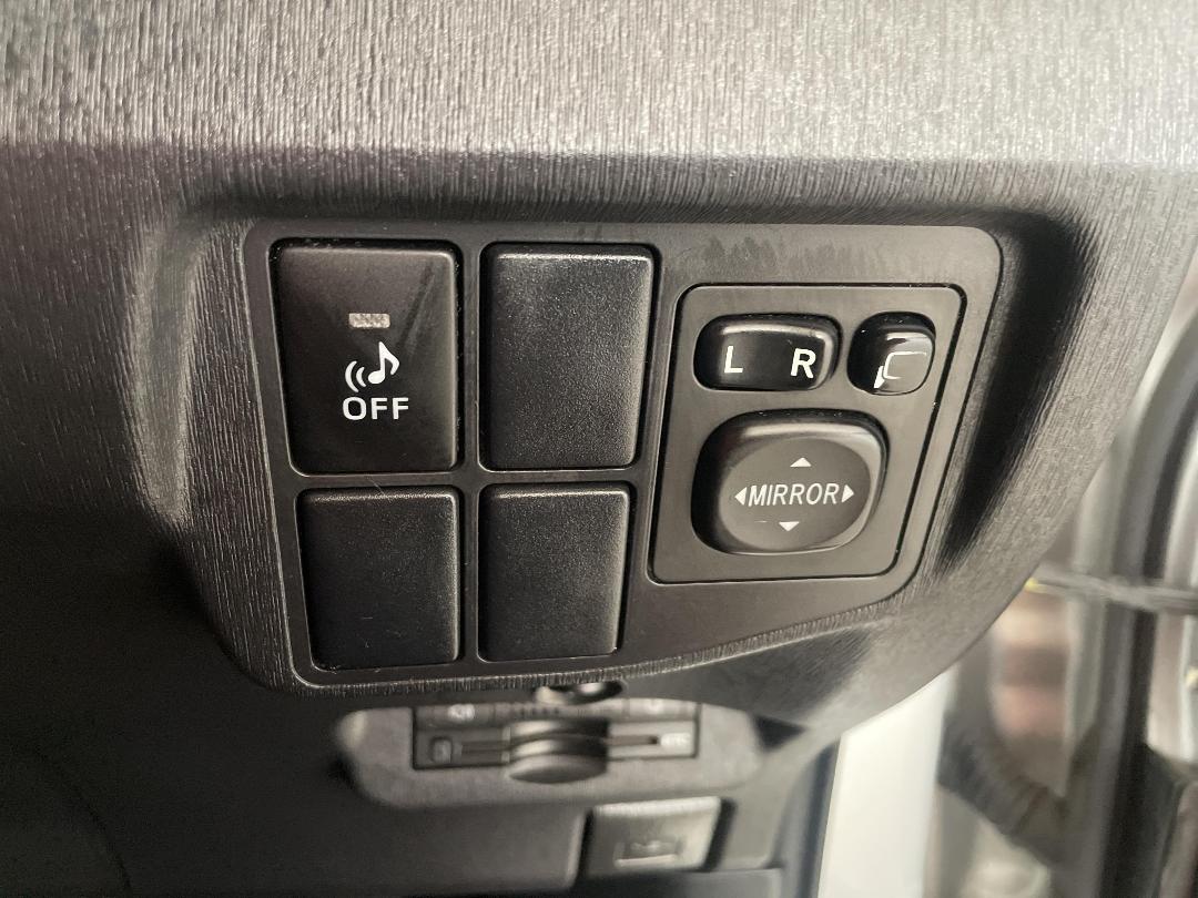 Photo '25' of Toyota Prius Photo '25' of Toyota Prius