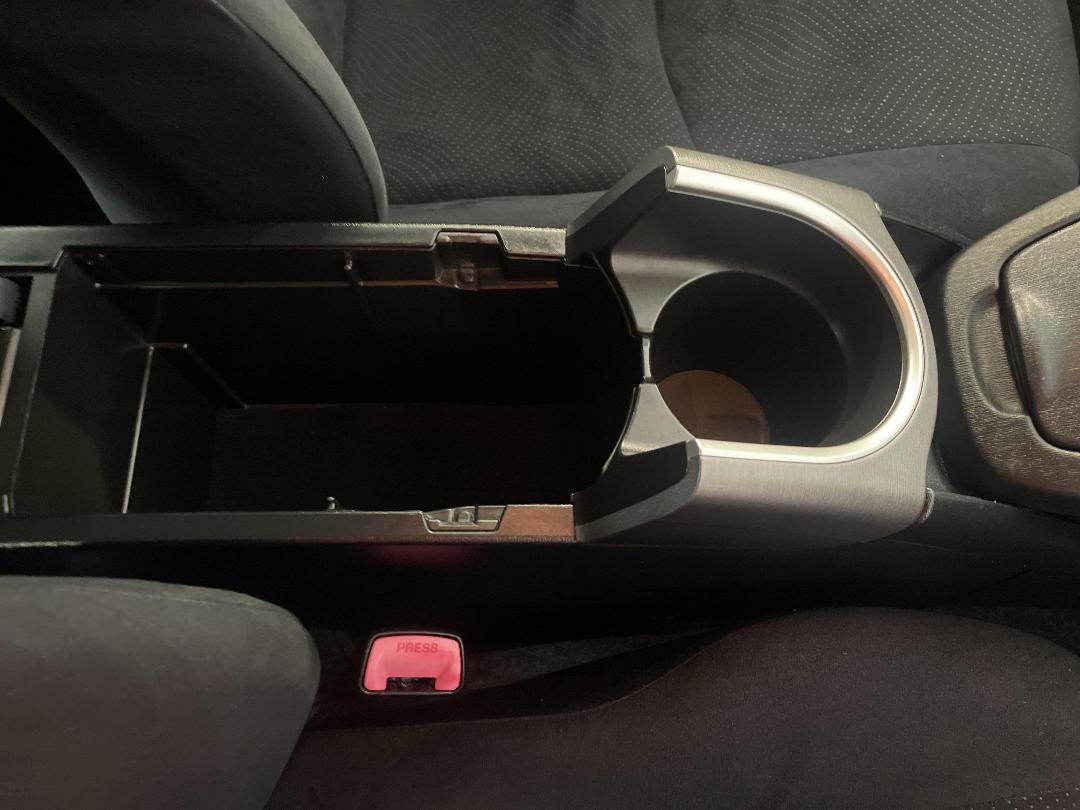 Photo '33' of Toyota Prius Photo '33' of Toyota Prius