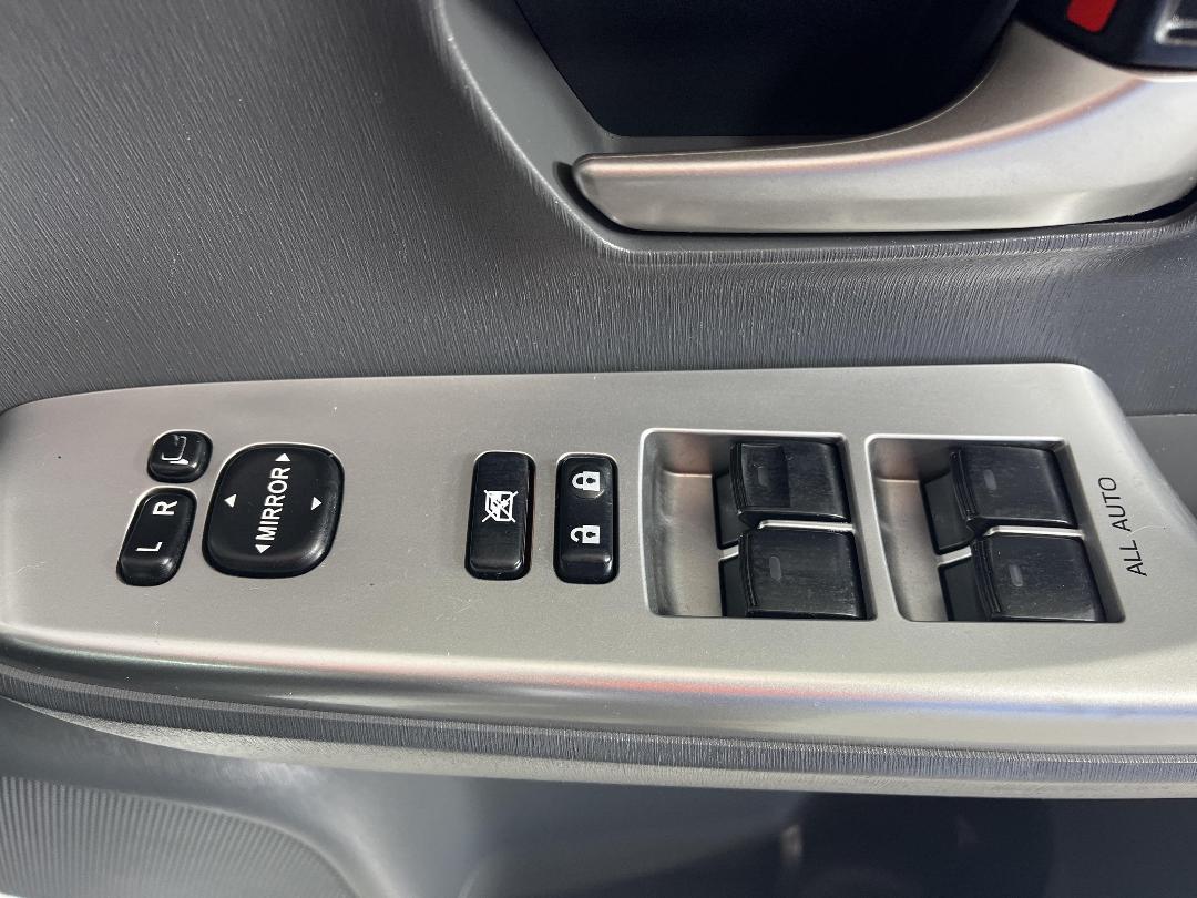 Photo '23' of Toyota Prius Photo '23' of Toyota Prius