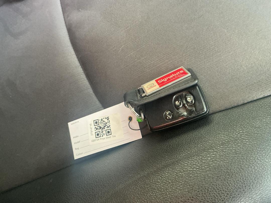 Photo '21' of Toyota Prius Photo '21' of Toyota Prius