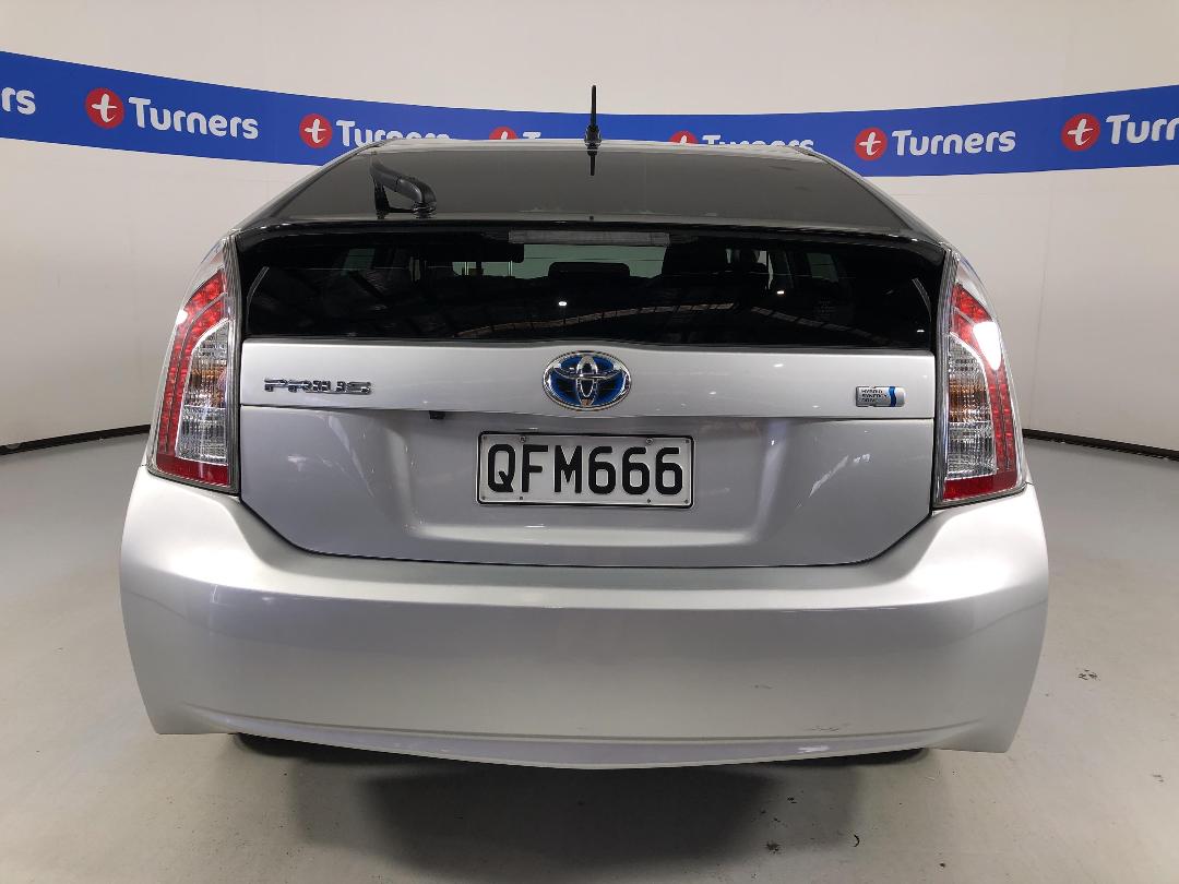 Photo '6' of Toyota Prius