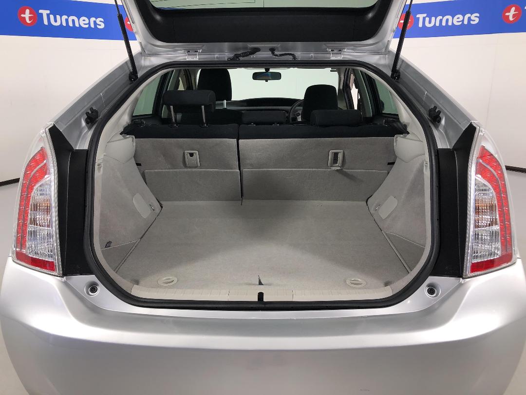 Photo '14' of Toyota Prius