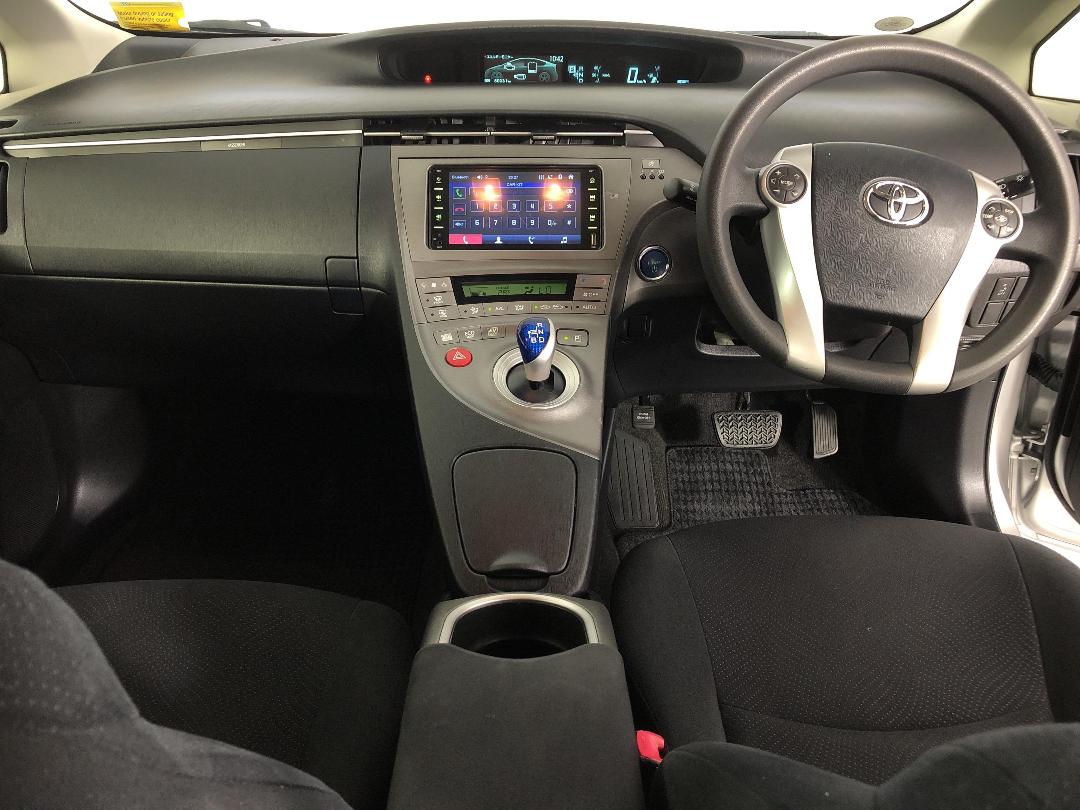 Photo '17' of Toyota Prius