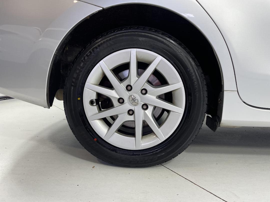 Photo '12' of Toyota Prius