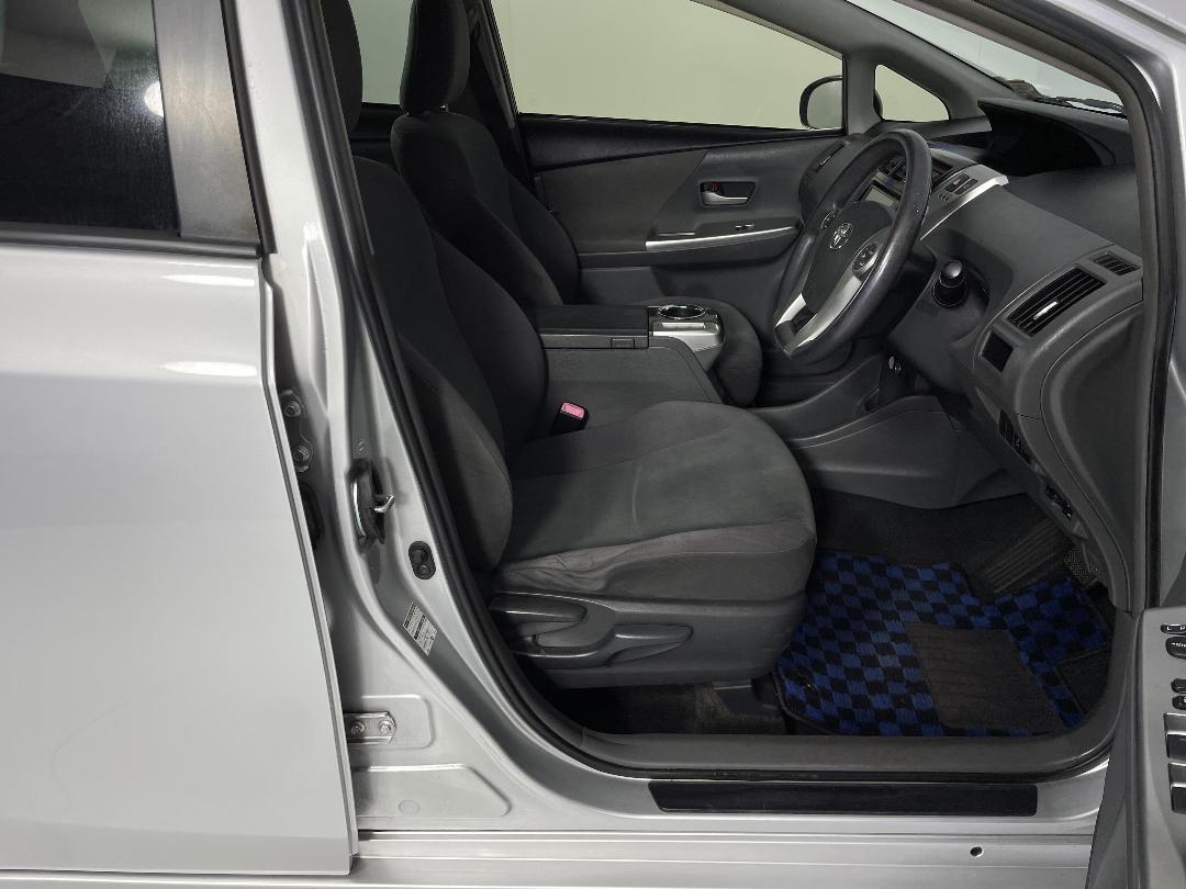 Photo '16' of Toyota Prius