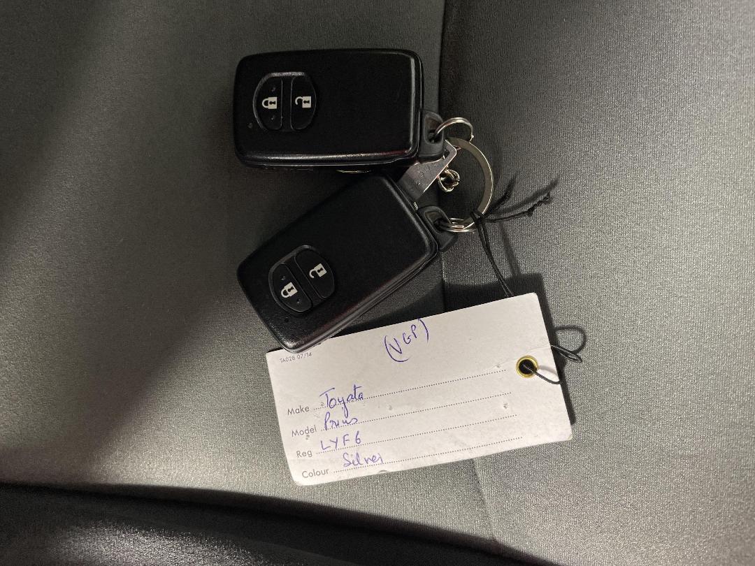 Photo '22' of Toyota Prius