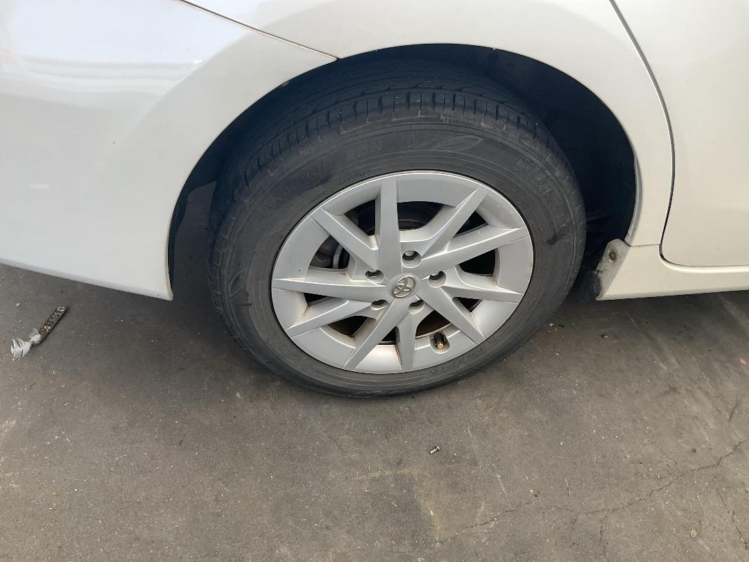 Photo '13' of Toyota Prius