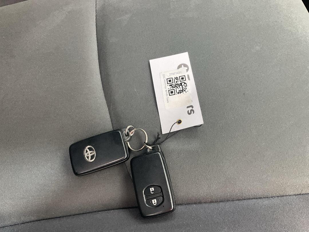 Photo '18' of Toyota Prius