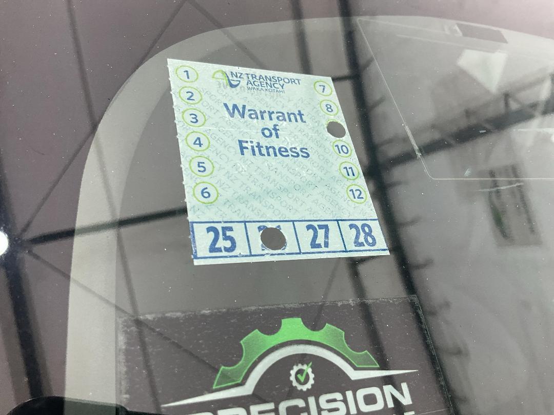 Photo '23' of Toyota Prius