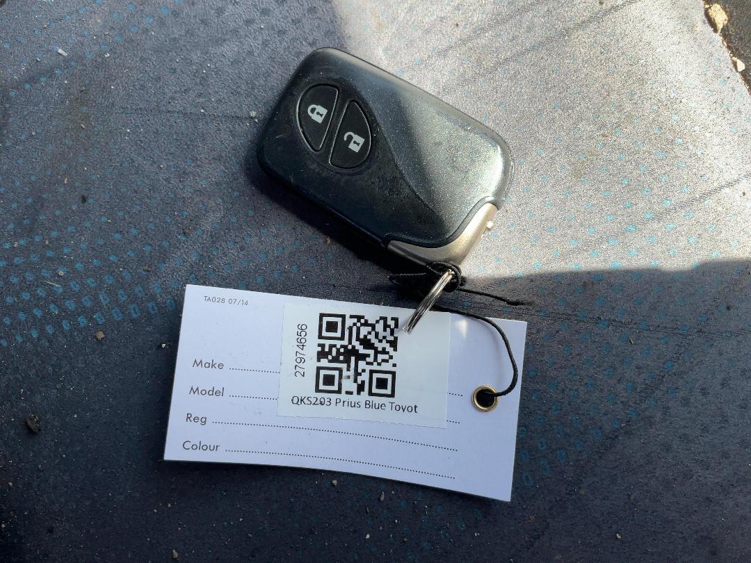 Photo '22' of Toyota Prius Alpha Photo '22' of Toyota Prius Alpha