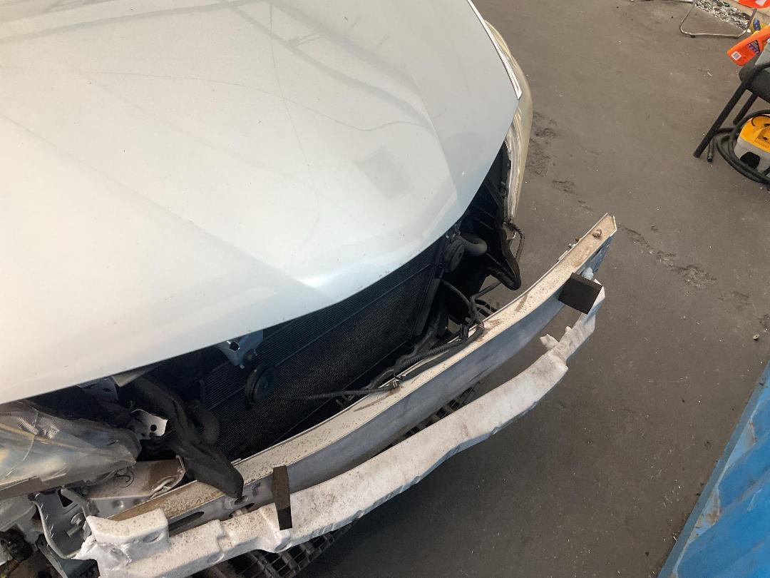 Photo '4' of Toyota Prius Alpha Hybrid Photo '4' of Toyota Prius Alpha Hybrid