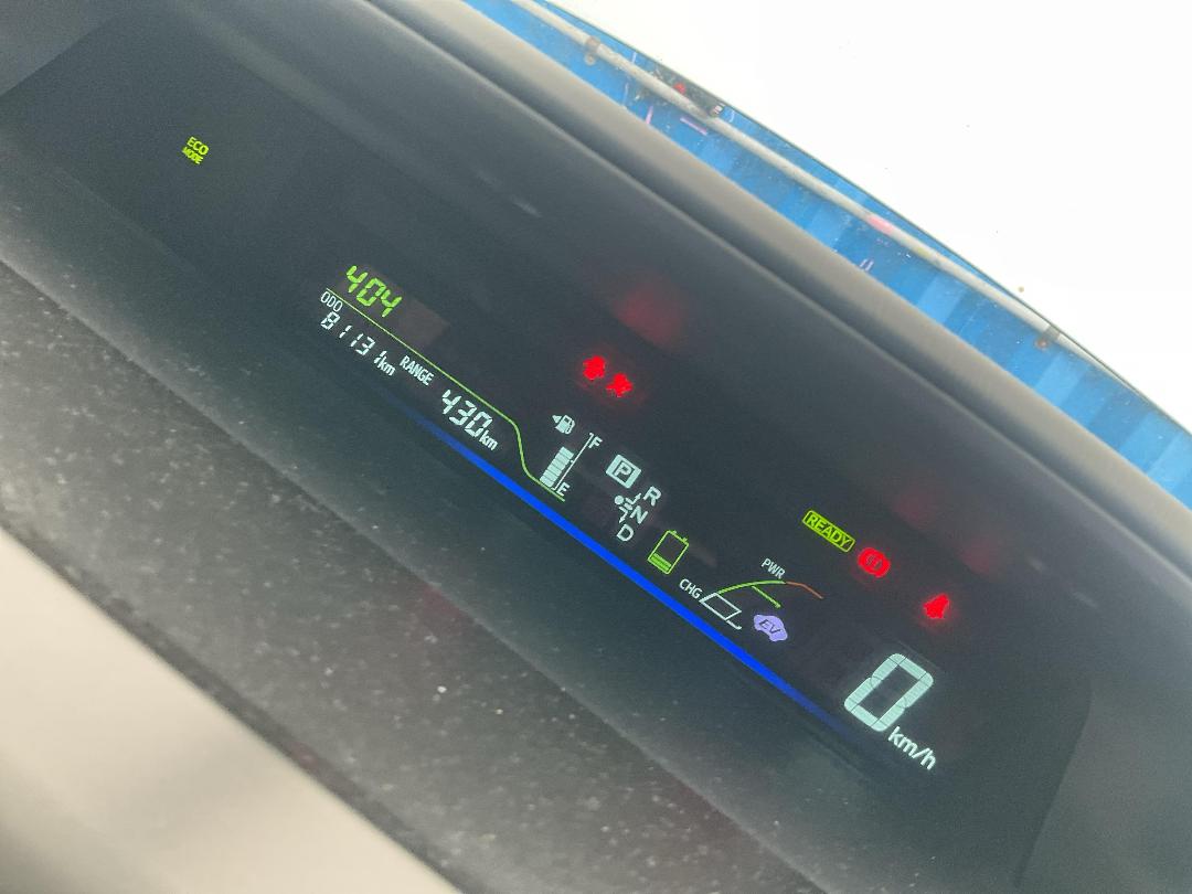 Photo '16' of Toyota Prius Alpha Hybrid Photo '16' of Toyota Prius Alpha Hybrid