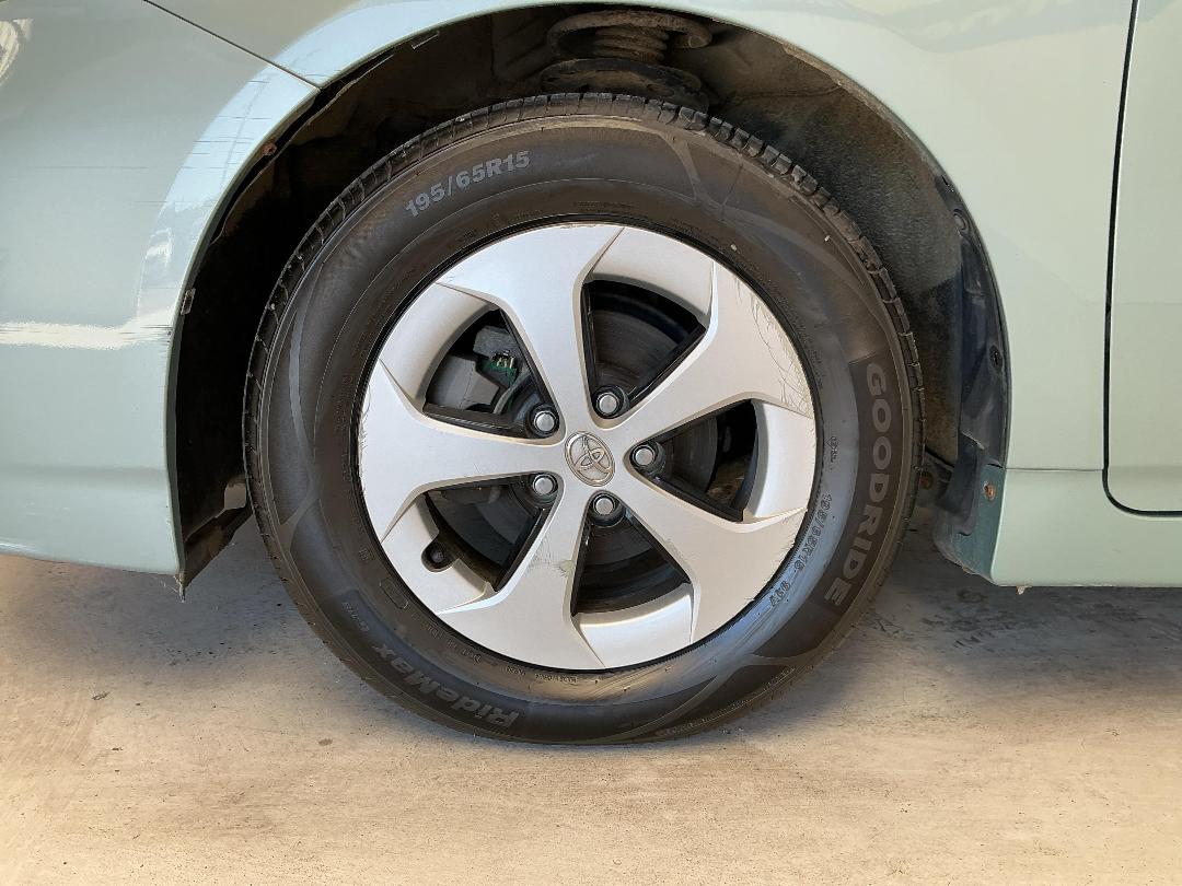 Photo '10' of Toyota Prius