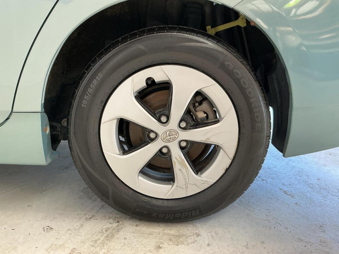 Photo '11' of Toyota Prius