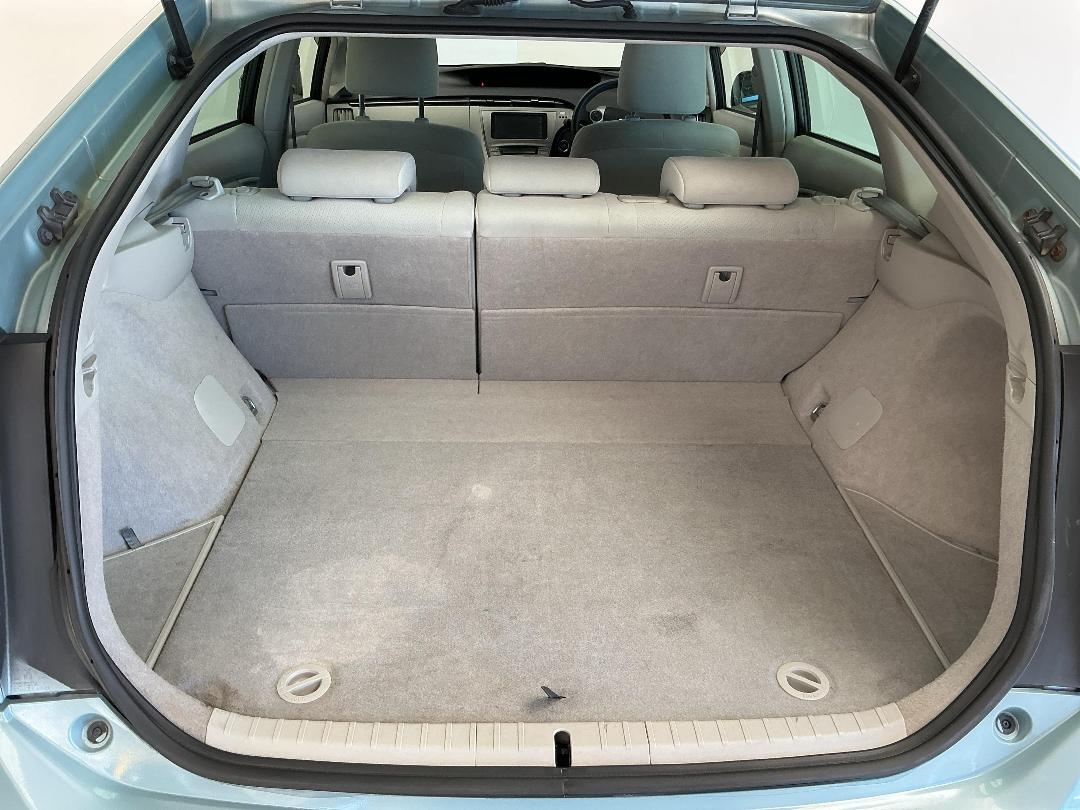 Photo '14' of Toyota Prius