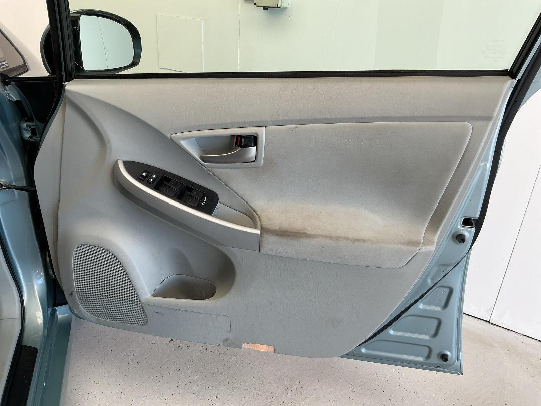 Photo '15' of Toyota Prius