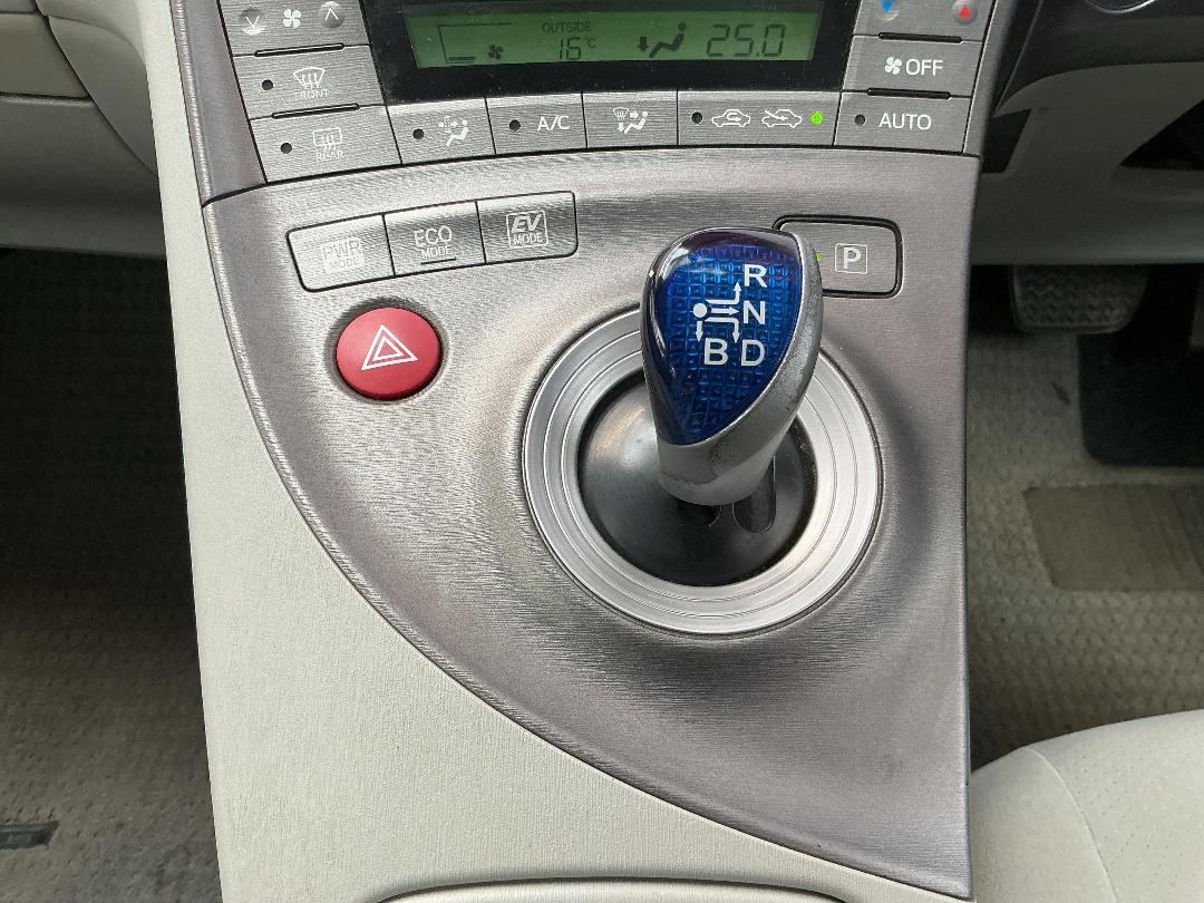 Photo '23' of Toyota Prius